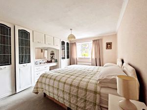 Bedroom- click for photo gallery